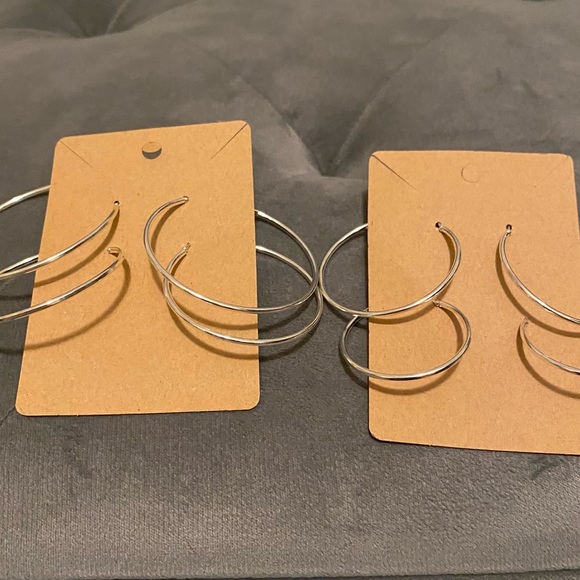 Silver Hoop fashion Earrings- bundle set of 2(4 pairs of earrings) - Picture 1 of 3